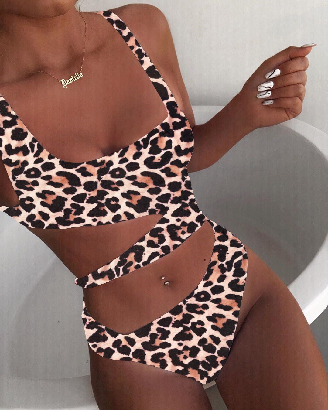 Solid color one piece swimsuit Solid color one-piece bikini women's hollowed out swimsuit